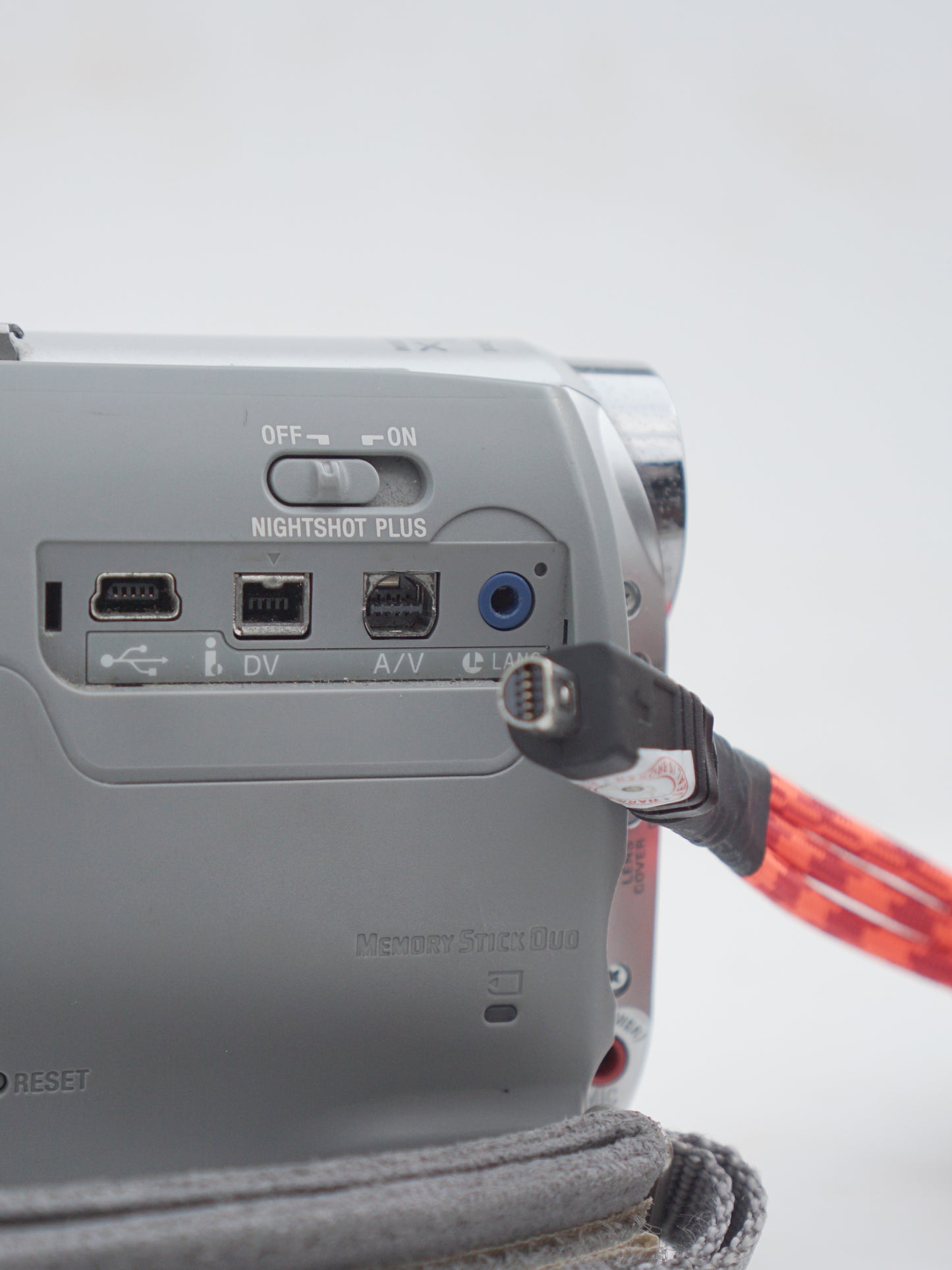 Bundling Tapeless DVR + 10 Pin A/V Cable
