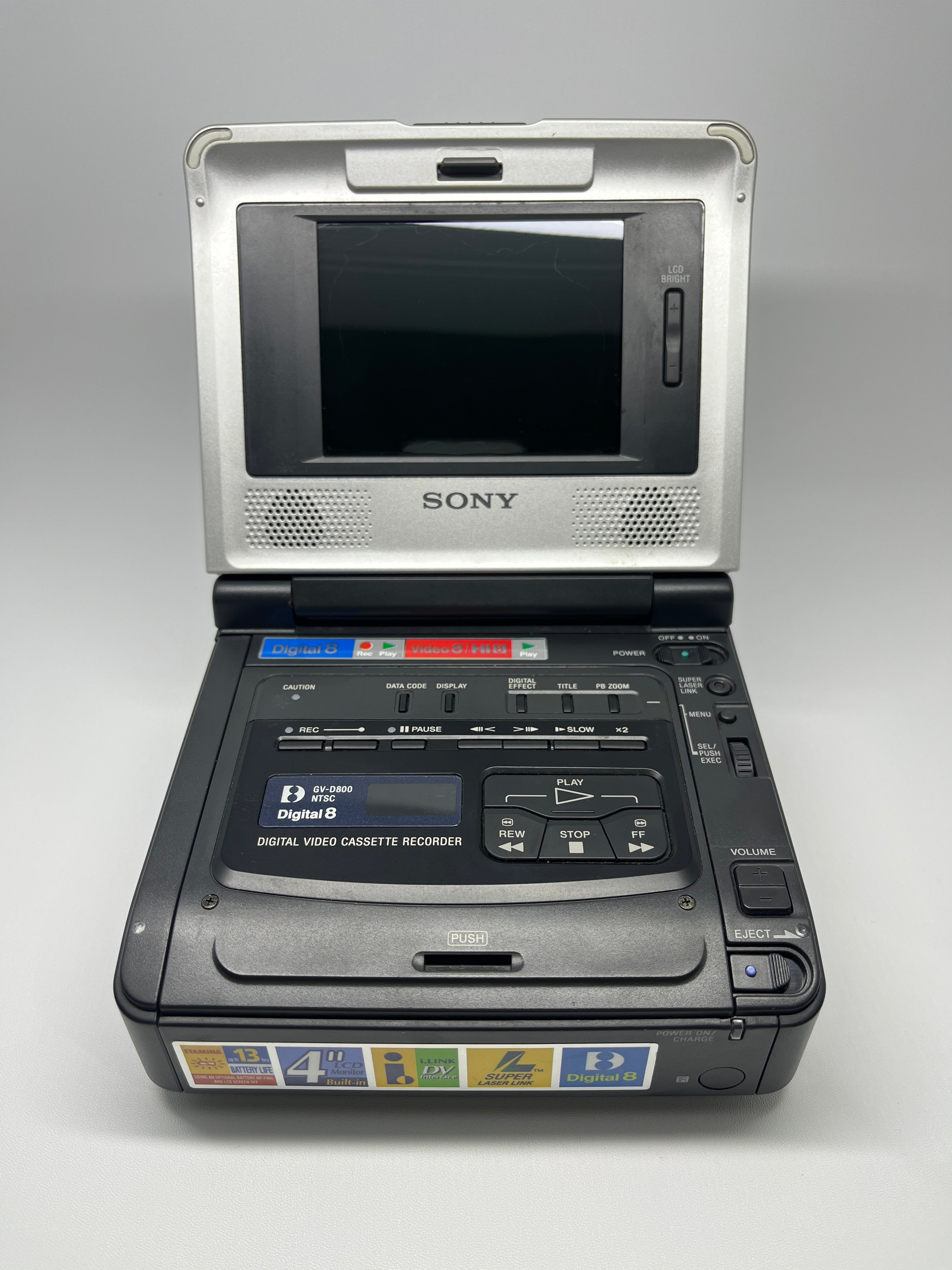 Sony GV-D800 ( Video Walkman ) – 4Real Archive Crew