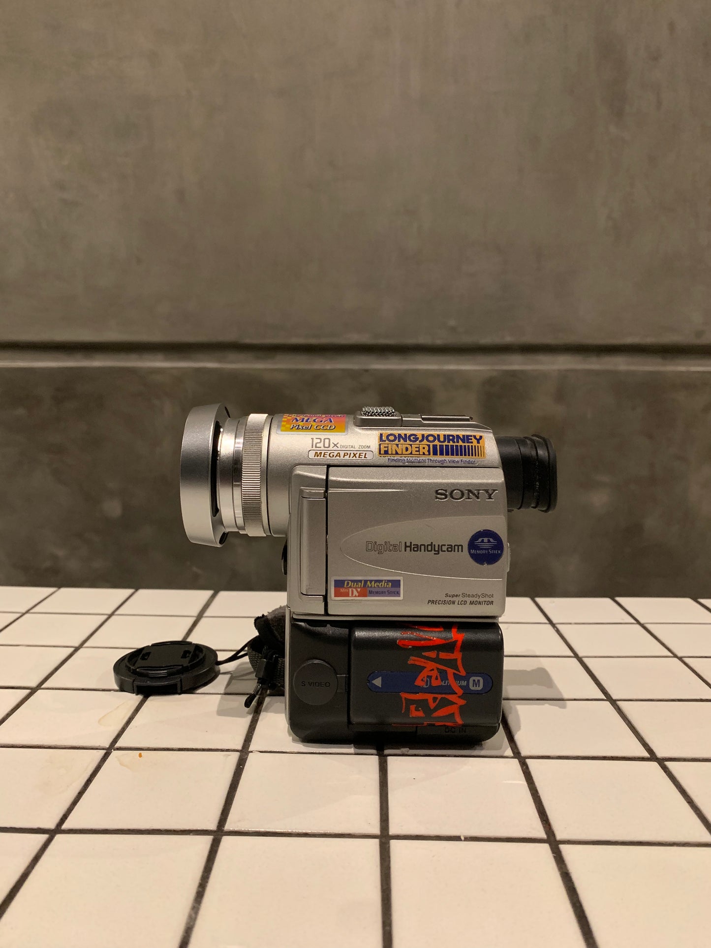 Sony DCR PC-100E good condition