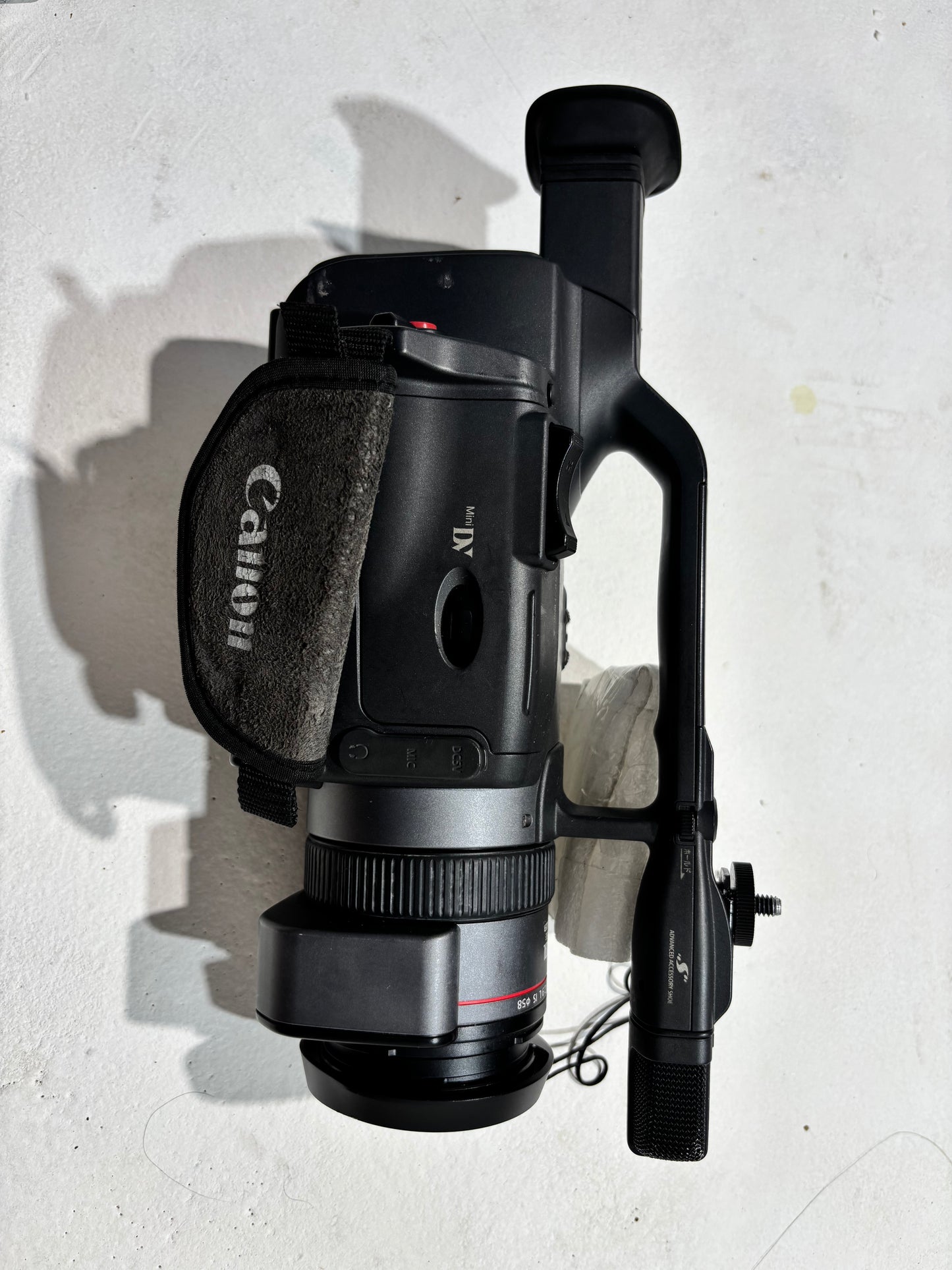Canon XV2 Ready to film with MRC-1 Tapeless