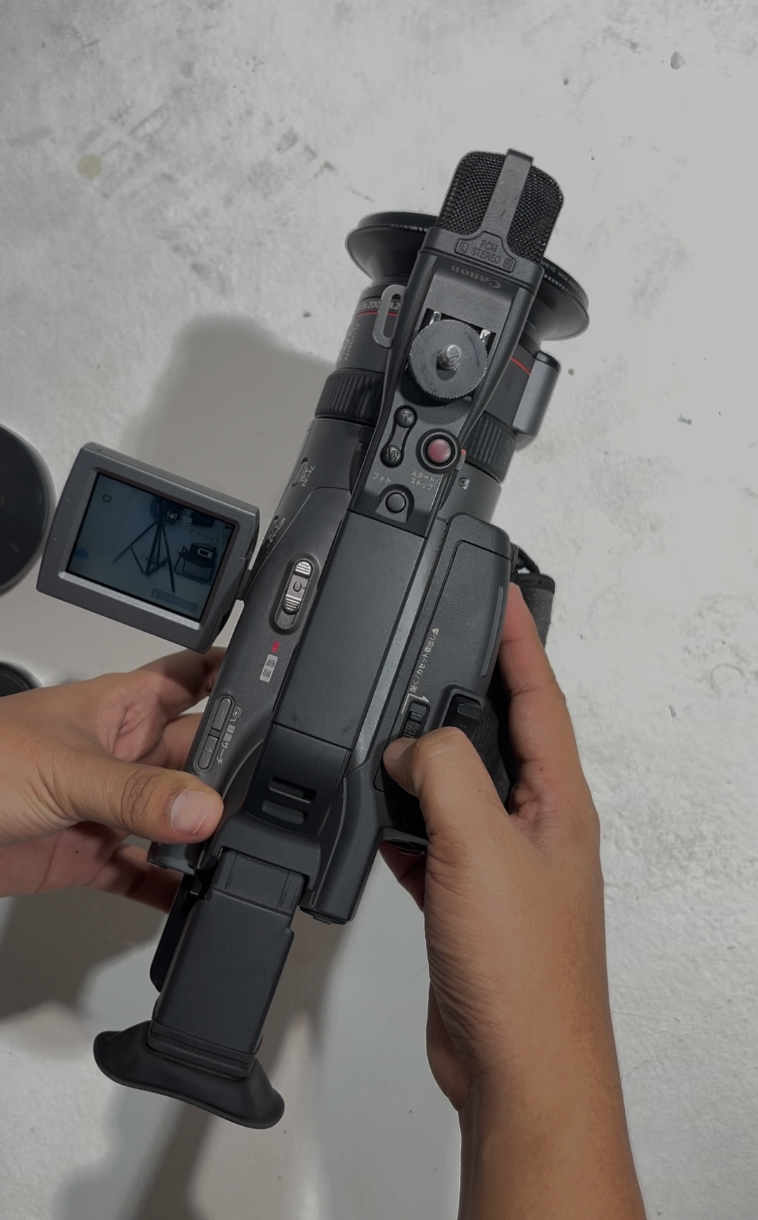 Canon XV2 Ready to film with MRC-1 Tapeless